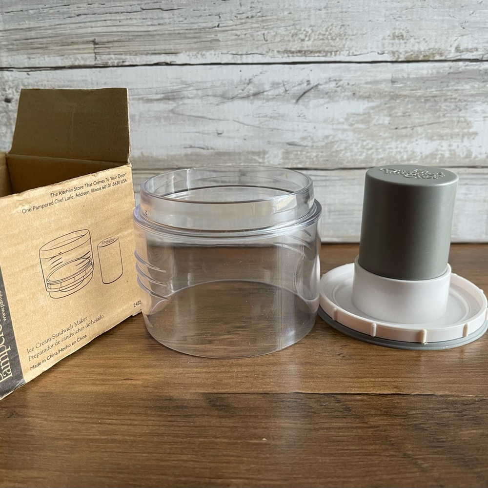 Pampered‎ Chef ice cream sandwich maker in original box kitchen frozen gadget